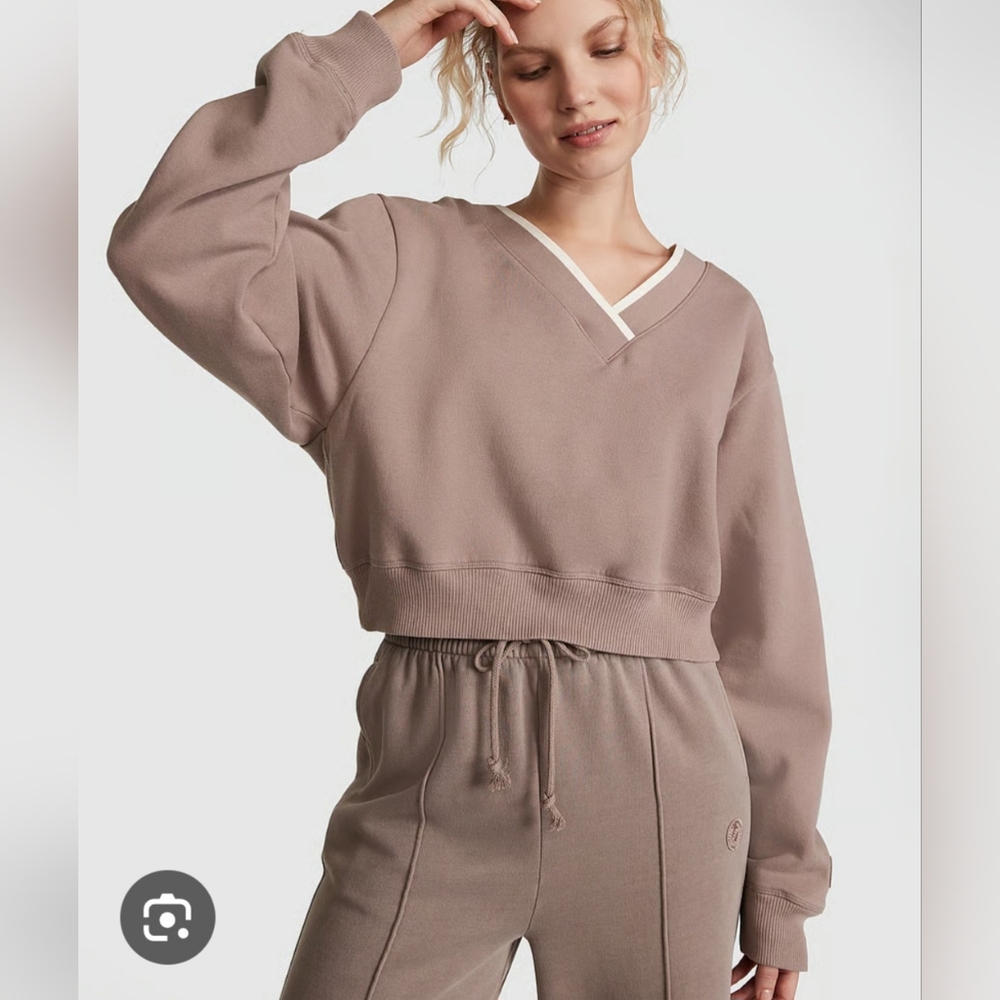 XXL or 2X VS Pink Cotton Blend V-Neck Cropped Sweatshirt Iced Coffee - Picture 1 of 8